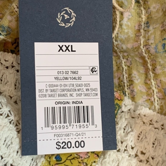 Universal Thread Front Button Crochet Crop Top - Picture 5 of 5